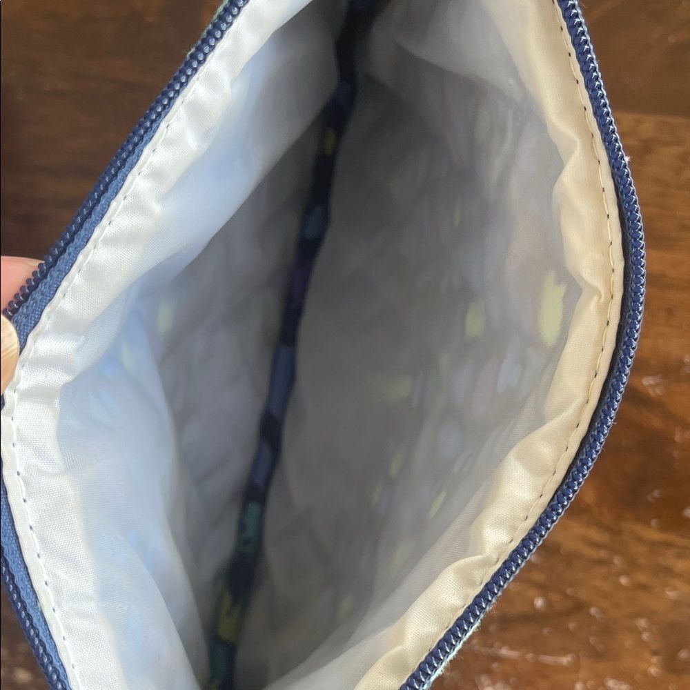 Vera Bradley Indigo Pop Quilted 3 Piece Cosmetic Pouch Set Retired Pattern - Picture 6 of 9